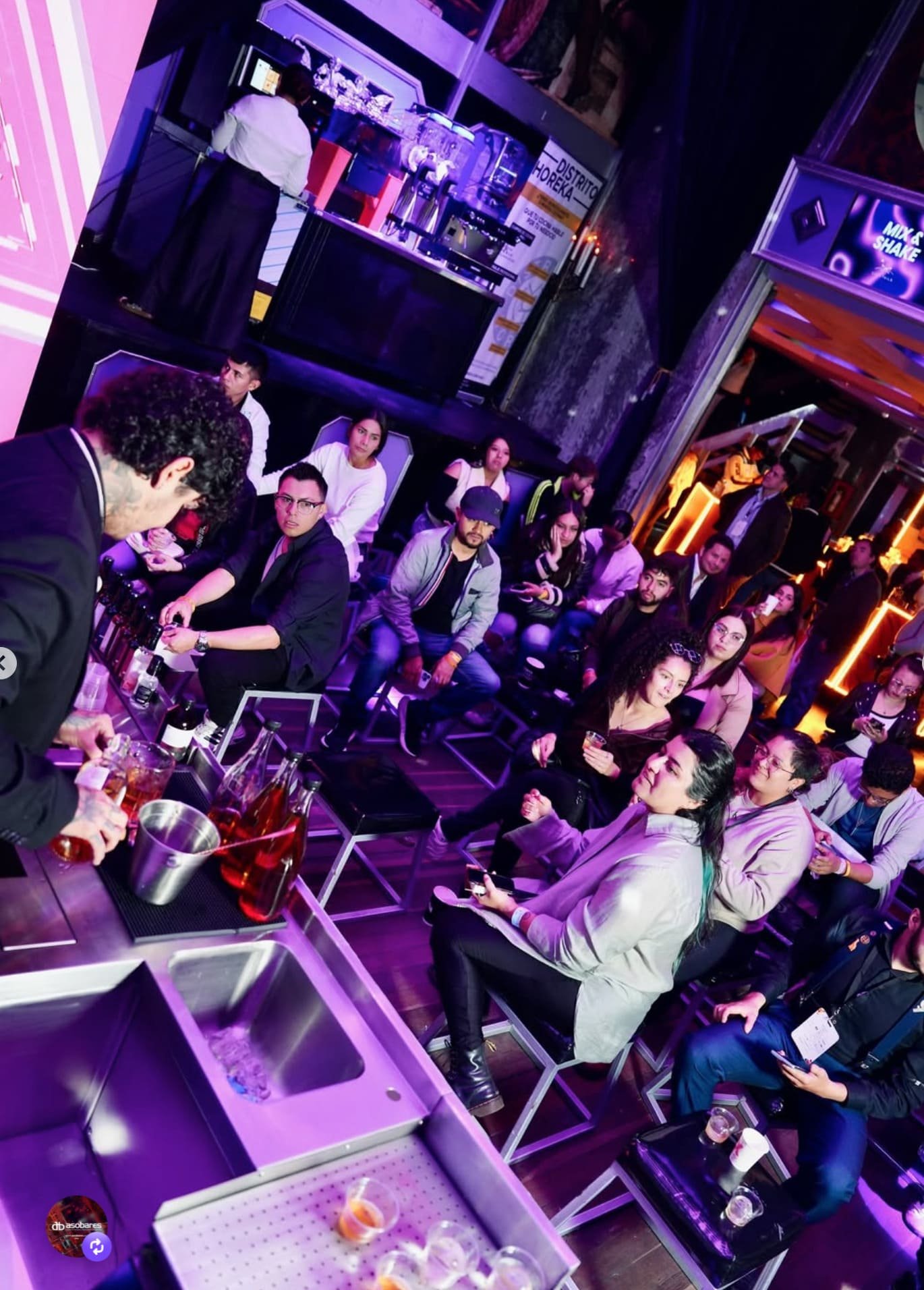 Activación de marca en una barra de MIX & SHAKE